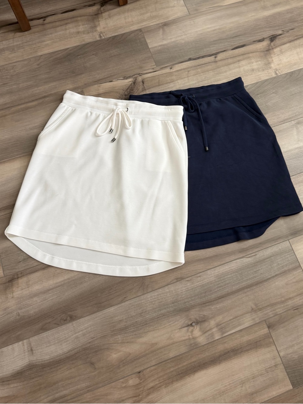 Cable & Gauge High-Low Drawstring Athletic Skirts (Set of 2) - White & Navy